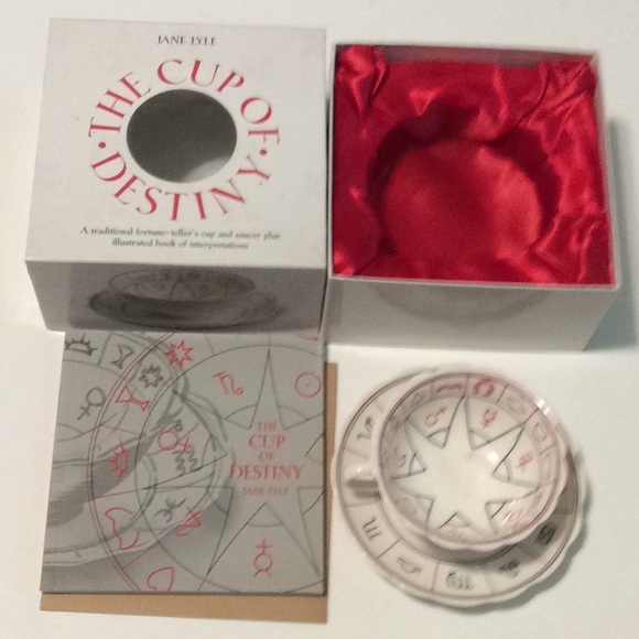 The Cup of Destiny Jane Lyle NIB Fortune Tellers Cup & Saucer with Book - Picture 2 of 6